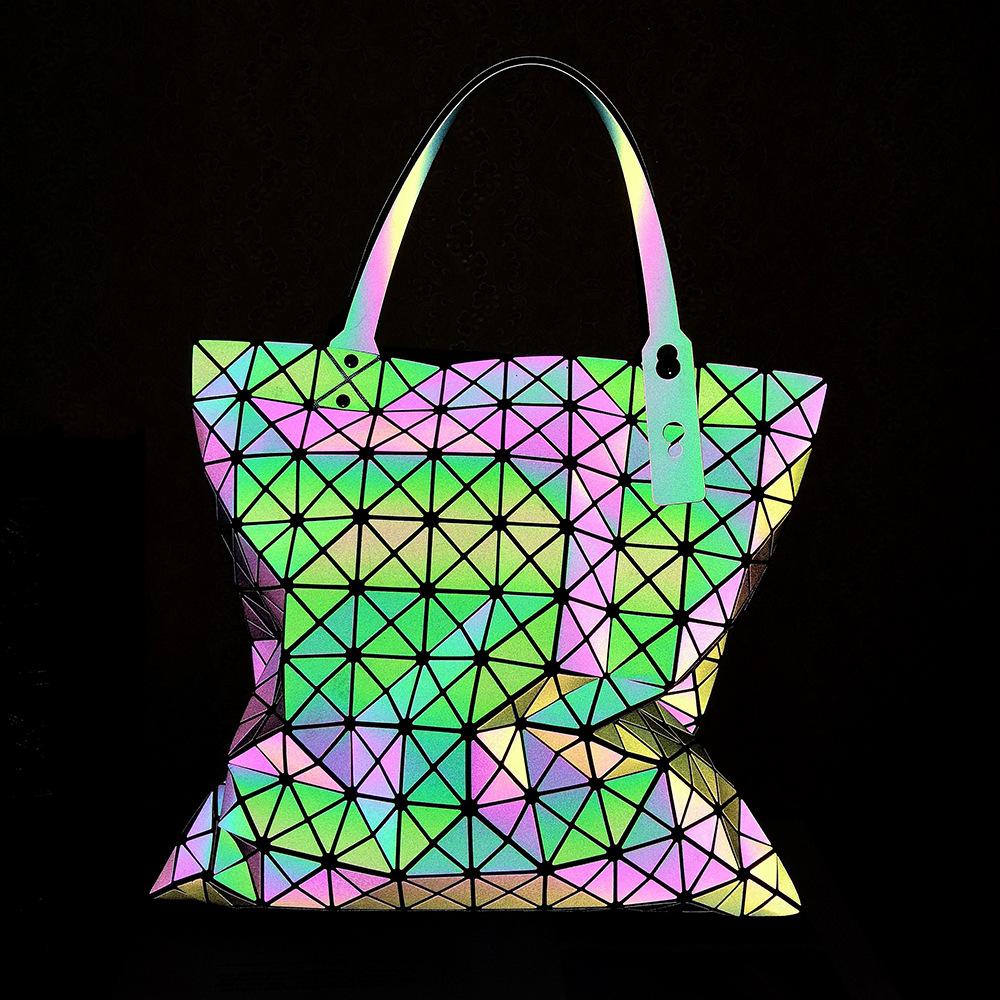 Shoulder Bag Women's New Gradual Change Color Large Capacity Matte Laser Luminous Lattice Geometric Handbag Bag Women