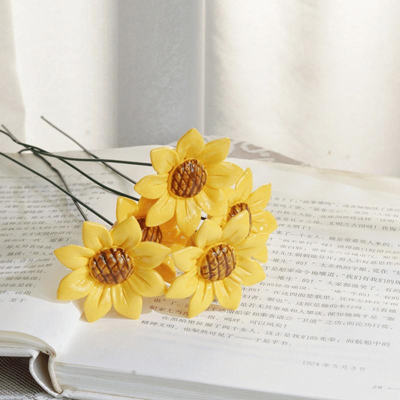 10/20/40pcs Hand-Pinched Ceramic Sunflower Flowers Realistic Decoration TV Cabinet Desktop Shelf Flower Ornament Home Decor Gift