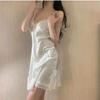 Elegante Camisola de Encaje para Mujer - Pijama de Verano Fino con Hermoso Diseño en la Espalda