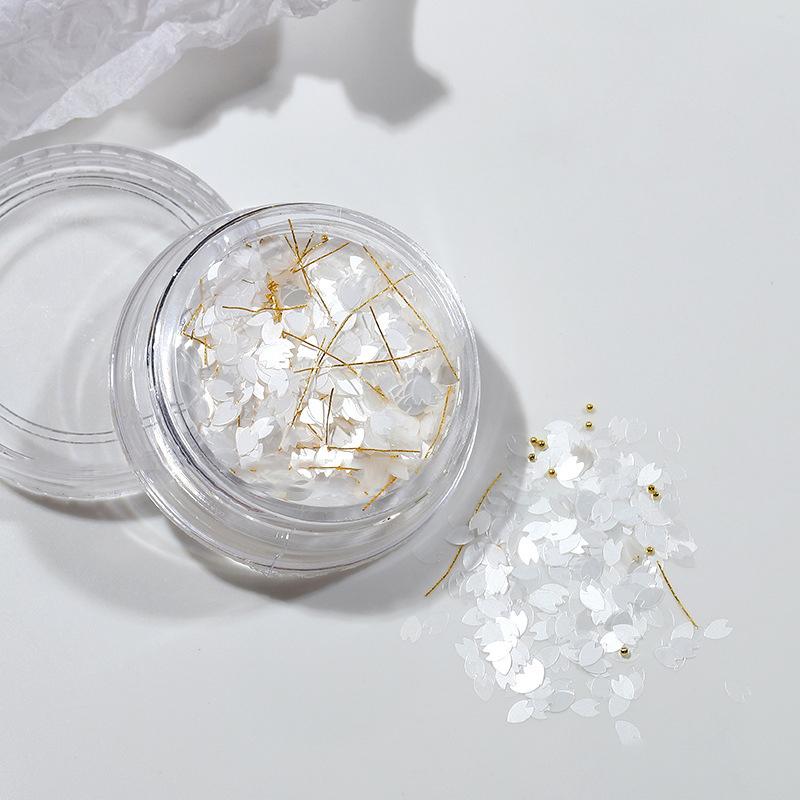 

1 коробка лепестков цветов сакуры для ногтей 3D кусочки вишневых цветов золотые стальные бусины украшения для ногтей весенний маникюр блестки белый