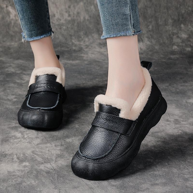 The first layer of cowhide velvet muffin thick-soled leather cotton shoes is fashionable and versatile. Winter warm and non-slip mother shoes