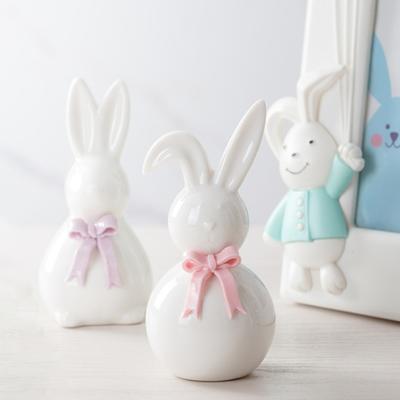 Ceramiczna figurka króliczka Wielkanocna Biały Królik Statuetka z kokardką na wiosnę Wielkanoc Wystrój wnętrz Domowy Środek stołu