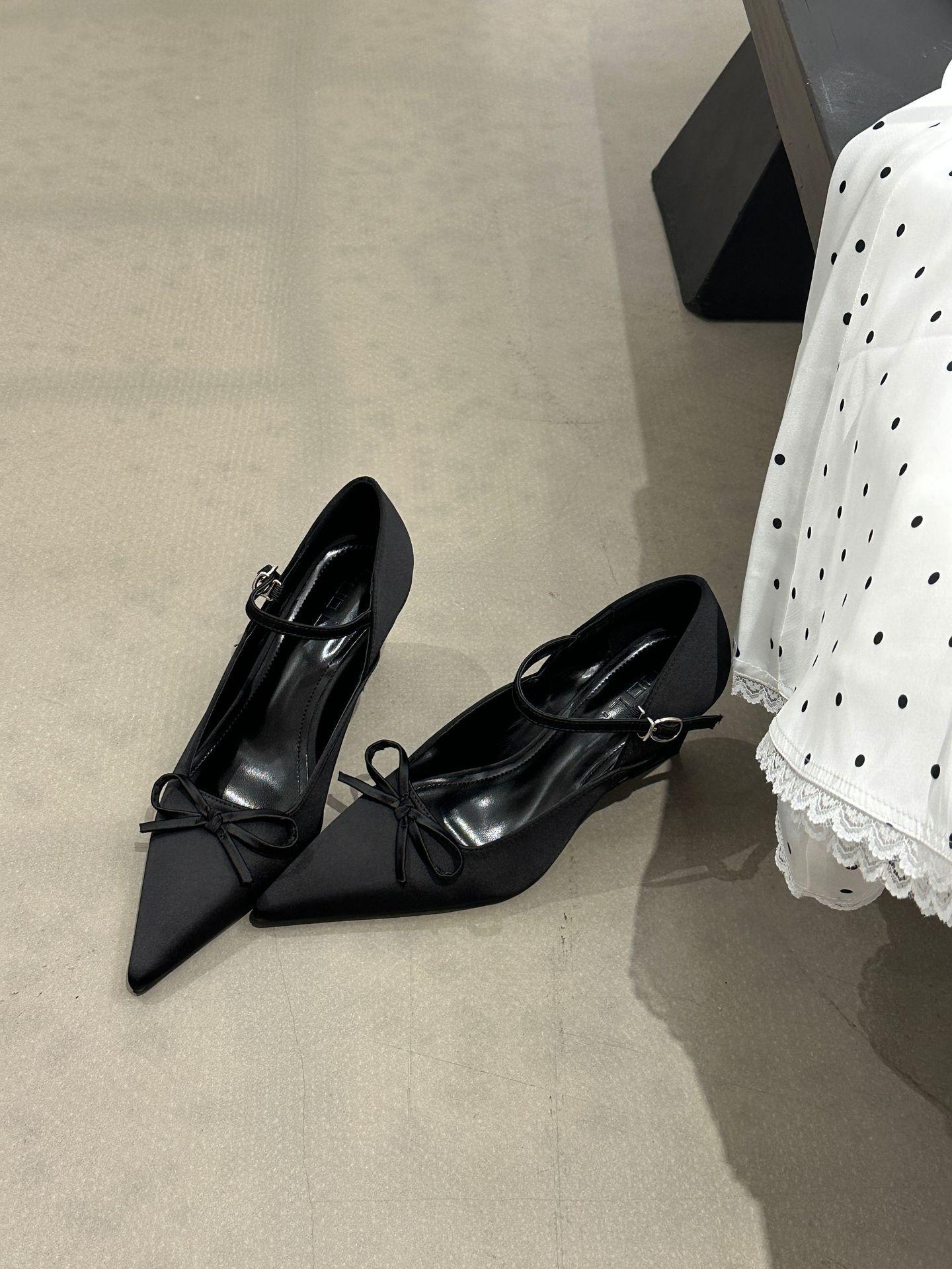 Women s Pointed Toe Wedge Heel Polka Dot Unique Design Pumps - Elegant for Parties & Office 35