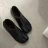 Versione in pelle di mucca~ scarpe basse retrò di nicchia, scarpe a mocassino con tacco basso e punta divisa, scarpe singole in velluto da donna per autunno e inverno, scarpe basse in pelle