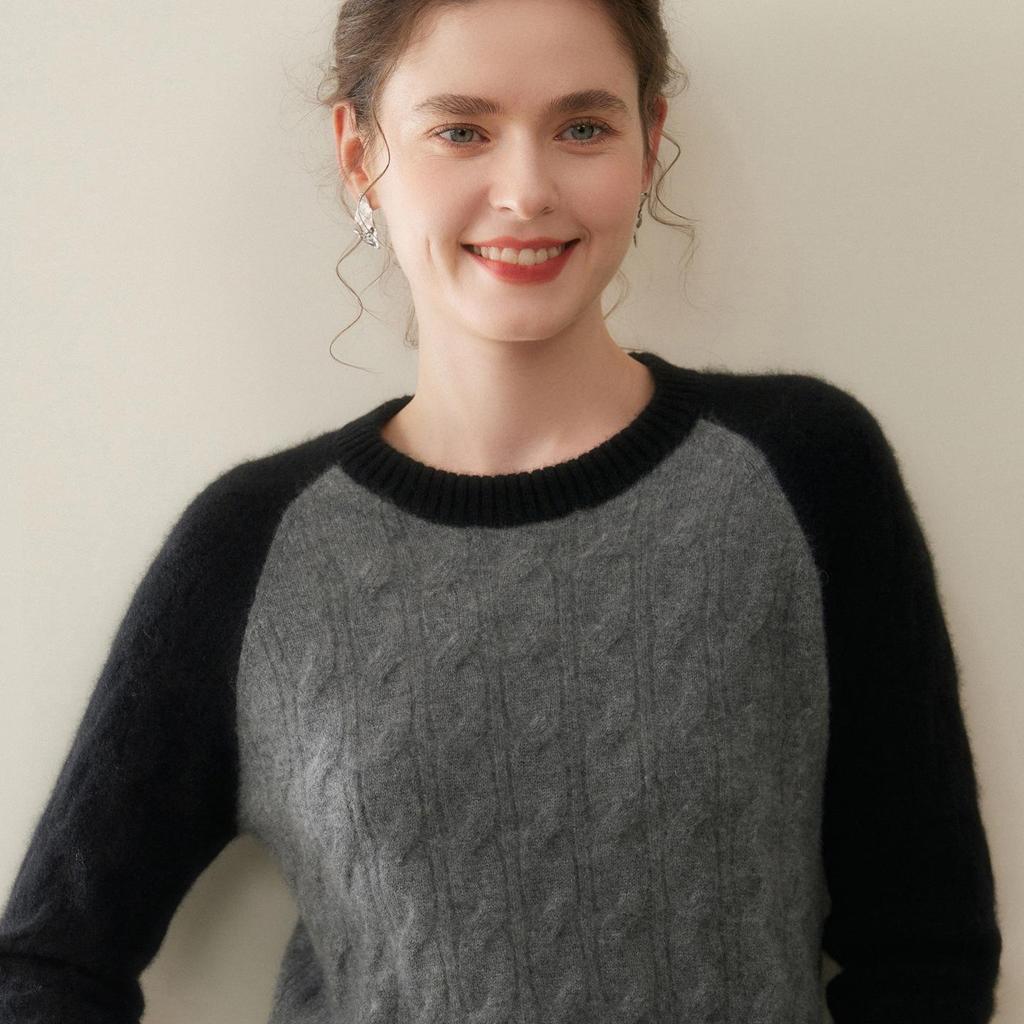 Autumn 2025 Women's Color Block Cable Knit Cashmere Sweater - Fashionable, Versatile, Slimming Round Neck Knitwear