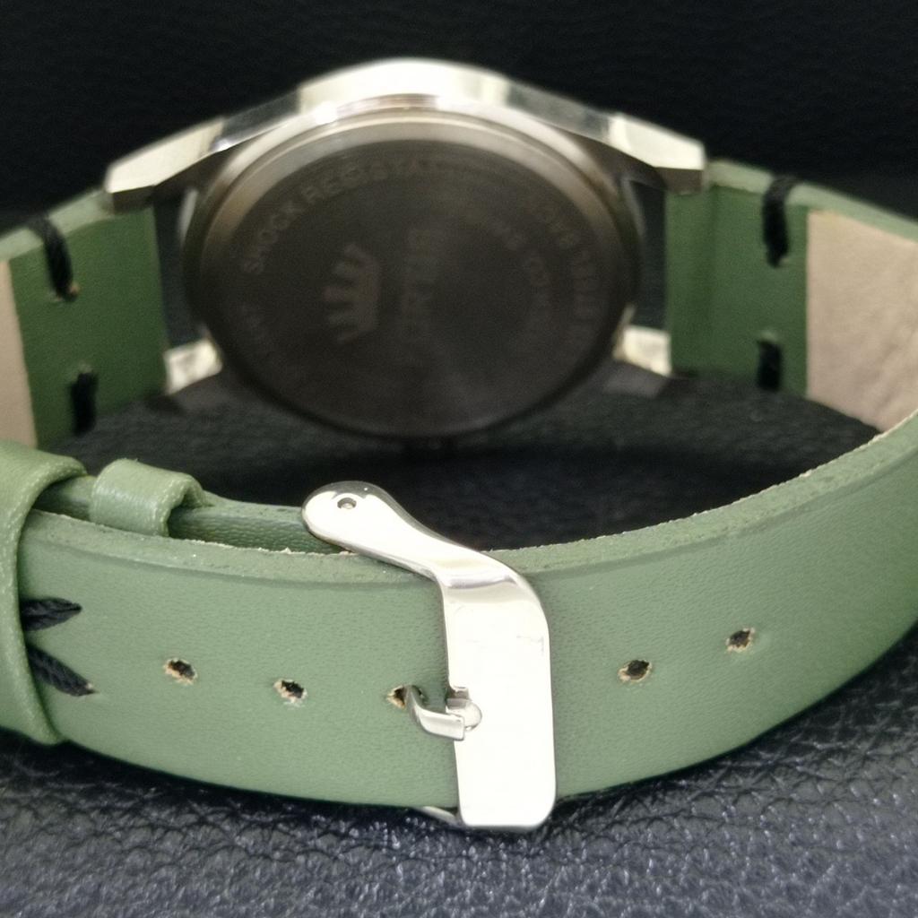 VINTAGE HAND-WINDING SWISS MENS REFURBISHED GREEN COLOR DIAL WATCH a500036-2
