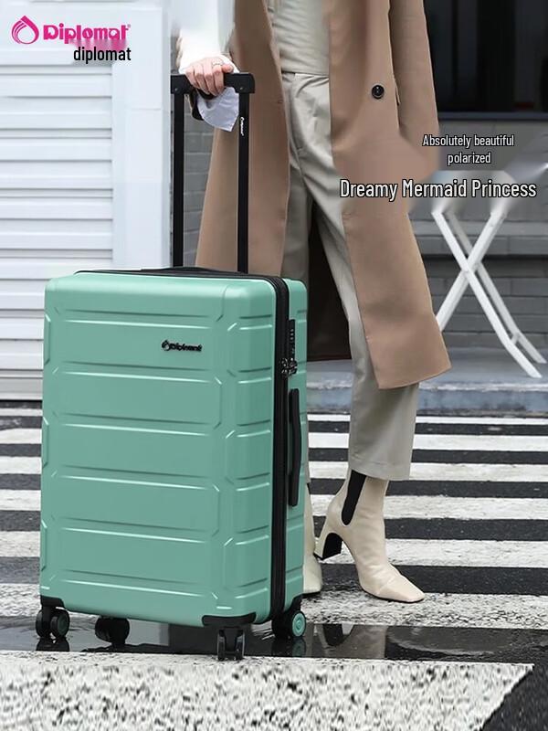 Diplomat TC-26082 Hardside Spinner Luggage