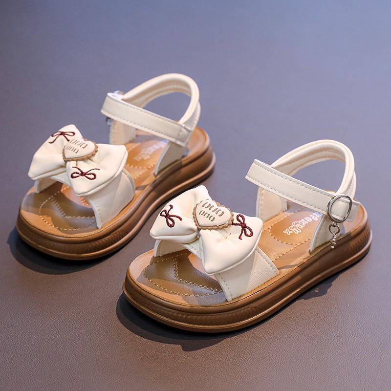 Children's beach shoes2026Summer new cute bowknot heart-shaped girls' solid color sandals for toddlers, young children, and older children