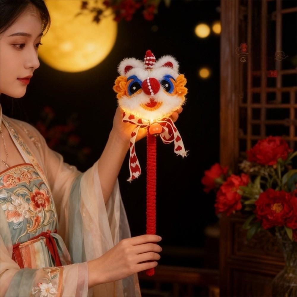 Decoration Handheld Lion Lantern Traditional New Year Lantern Ornaments  Photo Props