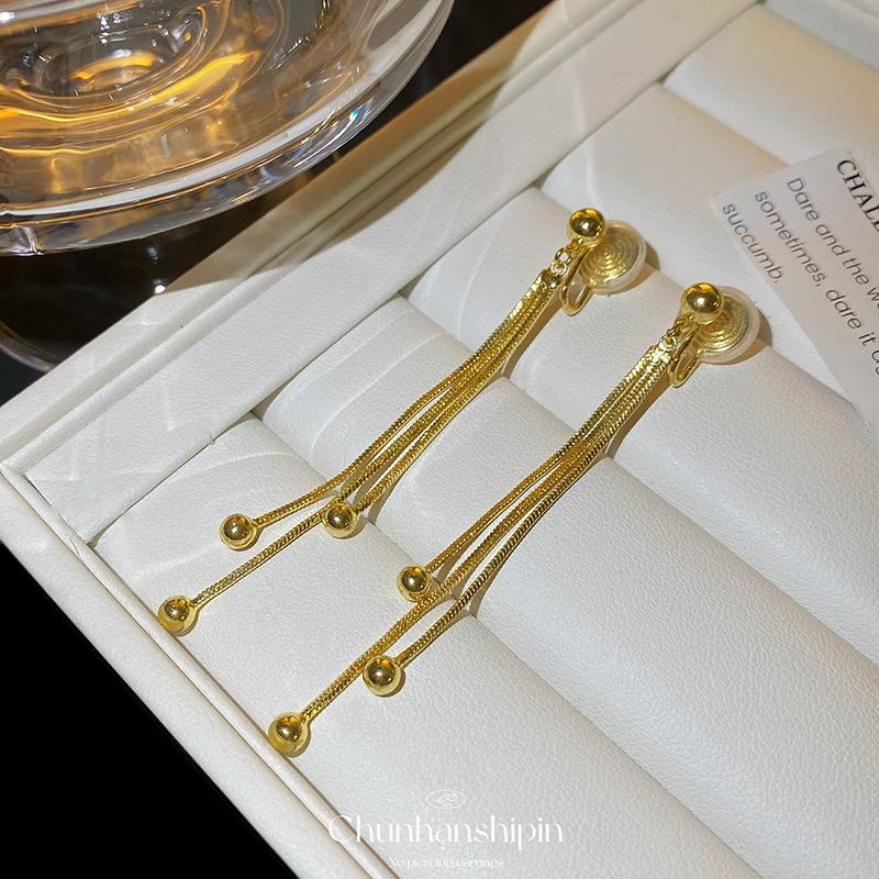 

Long ear clips, fringed earrings, women s light luxury high-end sense earless earrings, new popular unique temperament ear jewelry