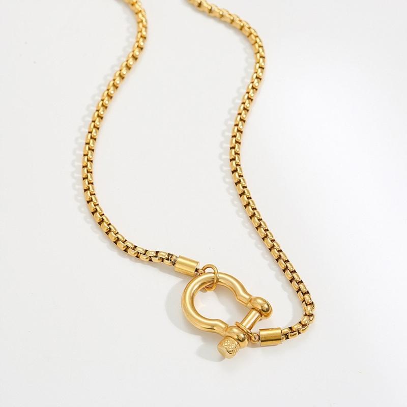 Gold Plated Carabiner Style Necklace Titanium Steel Pendant Neckchain Jewelry Ideal For Unisex Wear And Gift