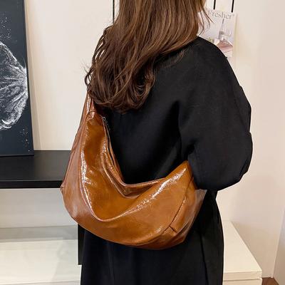 Korejská ins velkokapacitní retro měkká kožená plisovaná taška ve tvaru knedlíku líný styl ležérní univerzální taška přes rameno cross-body móda