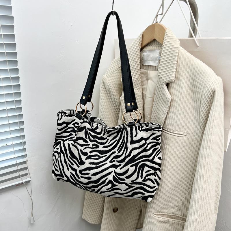 

Summer fashion trend zebra print leopard print design casual large capacity women tote bag shoulder armpit bag зебра печати
