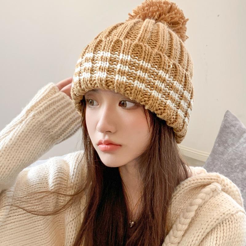 New Retro Ball Wool Hat Women's Autumn and Winter Warm Hairball Knitted Hat Men's Fashion Cold Hat Tide