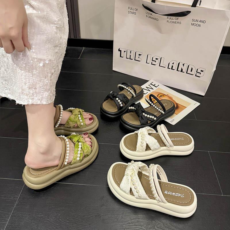 French beauty with skirt low heel cool slippers women's summer wear 2025 new thick-soled seaside Roman sandals