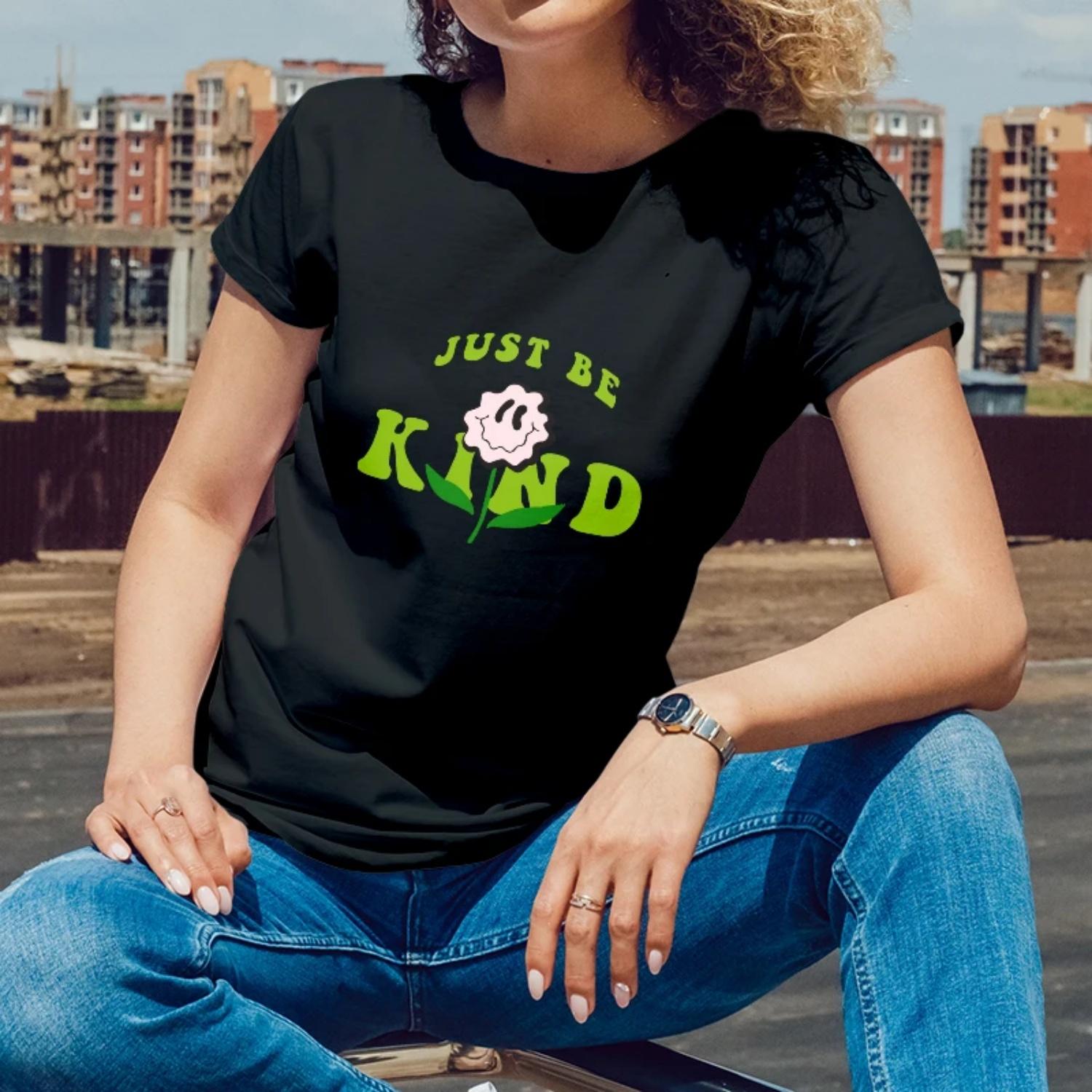 

SummerWomensShortSleeve CottonTShirtJust Be Kind Flower Print for Outdoor SummerDaysYoung Women withaPositive Friendly Style S чёрный