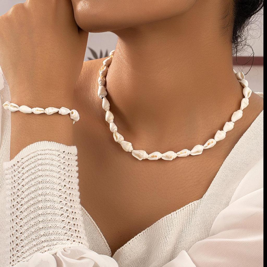 European and American Shell Fashion Simple White Choker Necklace