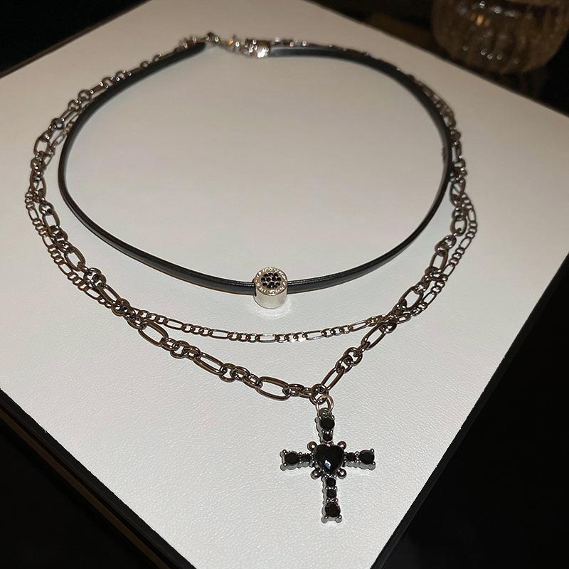 Dark Punk Sunflower Choker Necklace - High-End Niche Metal Jewelry for Women