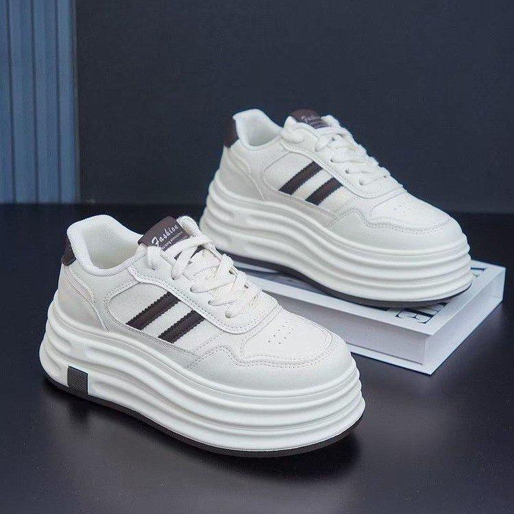 2025 autumn platform white shoes women's new small height increase versatile sports muffin shoes casual board shoes