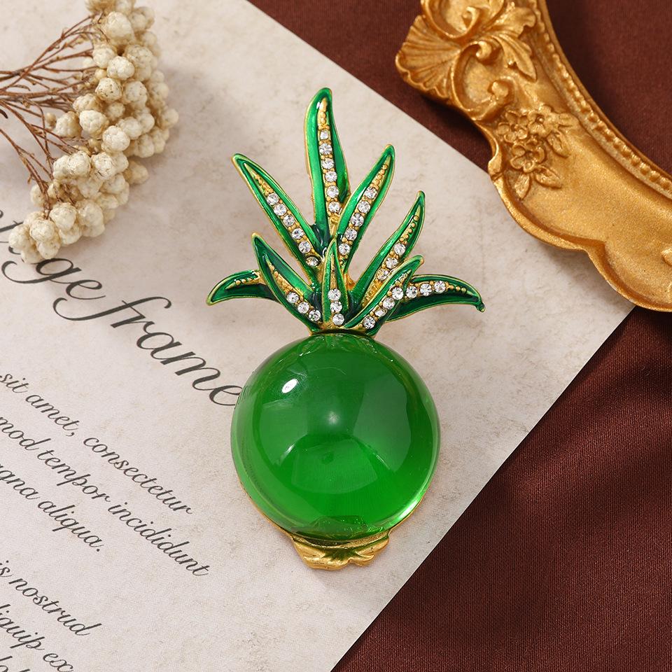 Creative Transparent Pineapple Brooch – Fashionable Jelly Fruit Pin for Women's Clothing and Accessories
