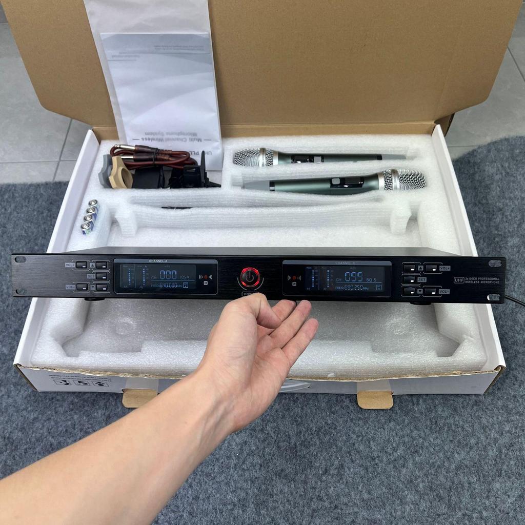 UR2000 High-End U-Band Infrared Frequency-Hopping Dual Wireless Mic & Headset System