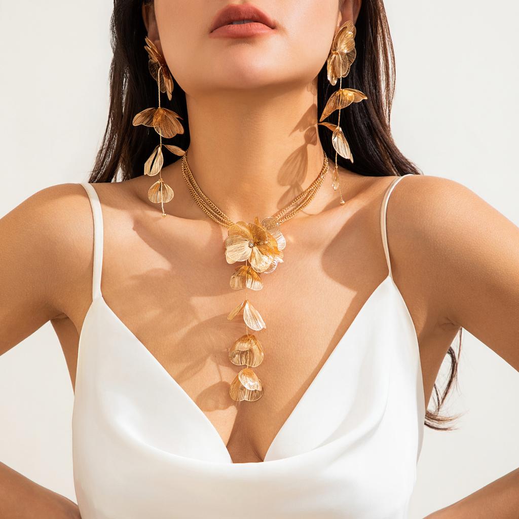 Accessories Niche Ginkgo Biloba Tassel Necklace Sweet Cool Style Design Sense Retro Pull Collar Choker
