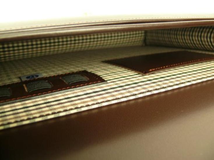 Awaji Bag Studio Genuine Leather Star Clutch Bag (Smooth Leather) (Chocolate) [Made in Japan] Compact and Simple, A4 Size, Self-Standing