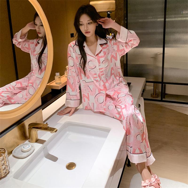 

Пижама из искусственного шелка для женщин Весна и лето Новый женский комплект пижамы из искусственного шелка с буквенным принтом XL