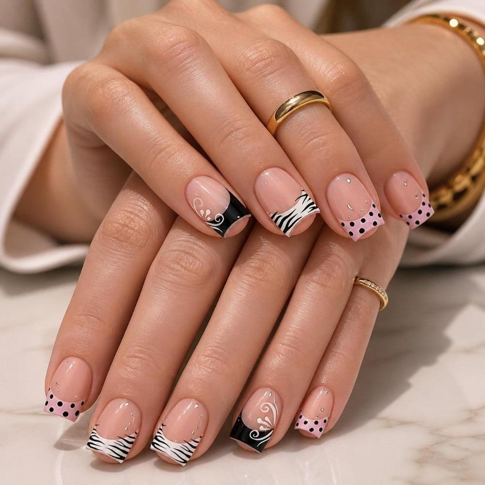 24Pcs False Nails Set Polka Dot Pattern Short Square Nails Sweet Press On Nails