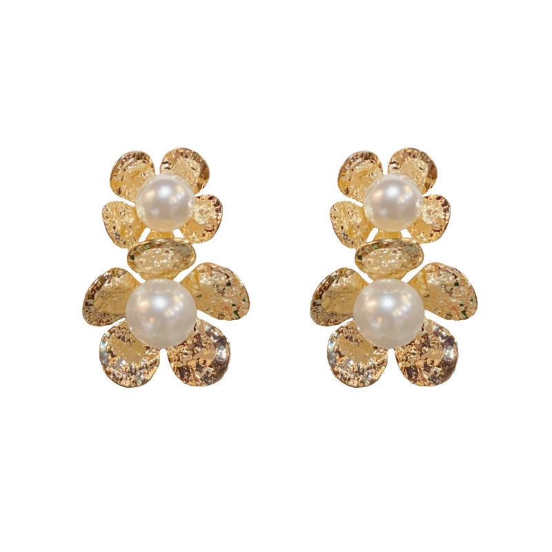 Boucles d'oreilles élégantes en forme de pétale de perle: Élégant, Polyvalent, Design Aiguille d'Argent Haut de Gamme pour Femmes