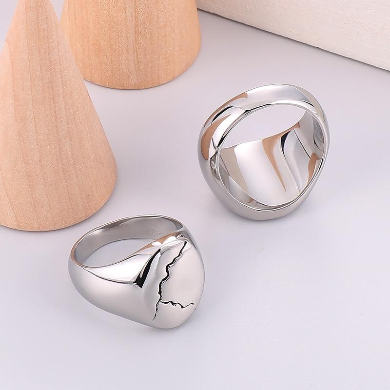 Trendiger Edelstahl Breitseiten-Fingerschlüssel, Einfaches Personalisiertes Design Schmierriss Rund Herrenring