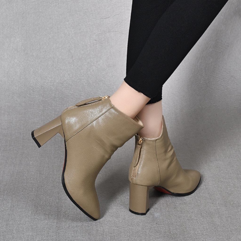 Mode High-Heel Kleine Nackte Stiefel Herbst und Winter Neue Spitze Mode Stiefel Natürliches Knautschiges Schafleder Dicke Ferse Kurze Stiefel