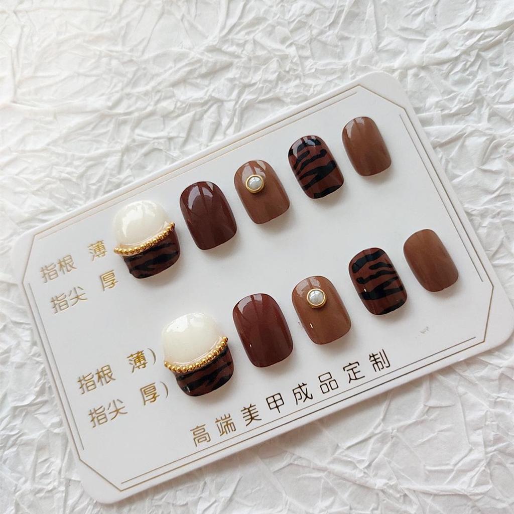 Zebra Print Pearl Chain Nail Stickers - Short Retro Fake Nails