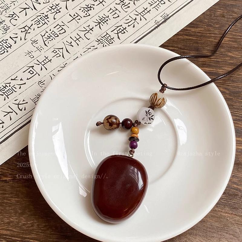 Long-length Wax Rope Walnut Pendant Necklace for Women - A Retro and Niche Design in Modern Chinese Style Accessory