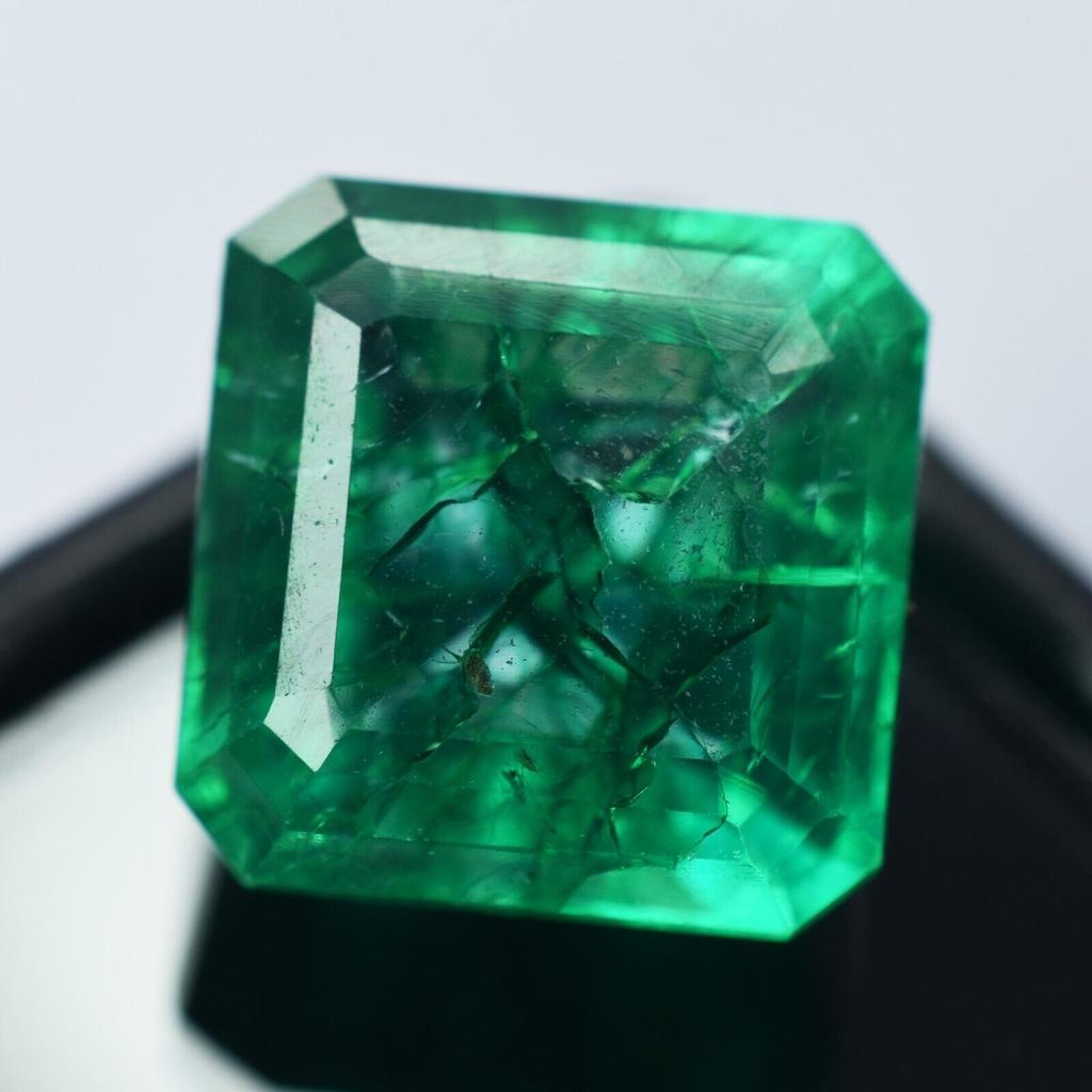 Natural Green Emerald Loose Gemstone 8.55 ct Square Cut for Jewelry Making and Gem Collections