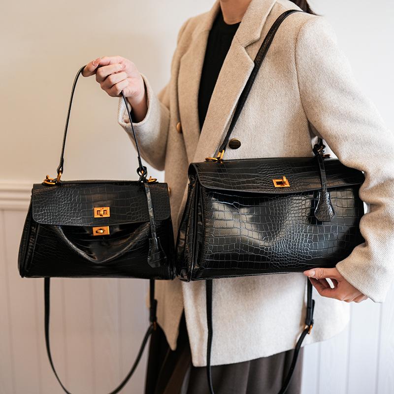 Bag Women's New Versatile Fashion Handbag Large-capacity Commuter Tote Bag Shoulder Messenger Bag