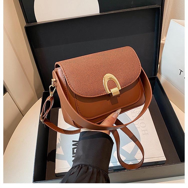 Niche Single Shoulder Armpit Bag Women's 2025 New Trendy Fashion Saddle Bag Simple Personalized Single Shoulder Messenger Bag