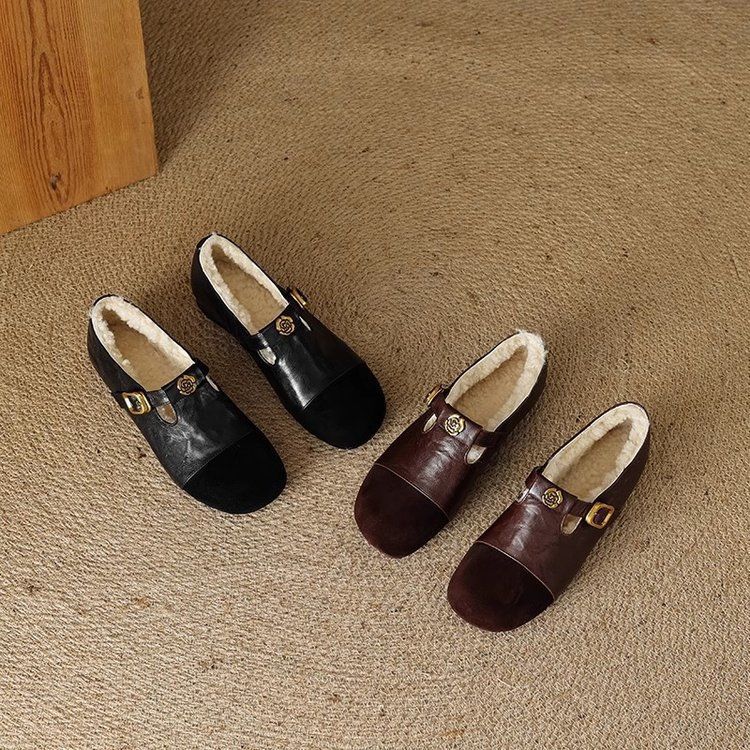 

Xiaoxiangfeng shallow mouth single shoes versatile fashion flat French camellia velvet warm Mary Jane shoes women 35