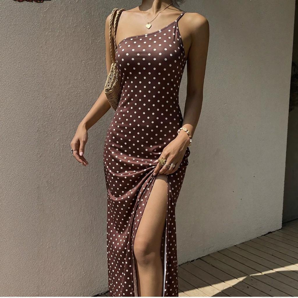 Retro Oblique One-shoulder Suspender Dress, European and American New Sexy Polka Dot Island Vacation Pure Desire Dress