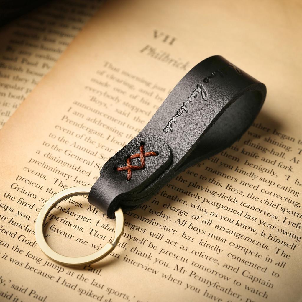 Llavero de coche de primera capa de piel de vaca, llavero de cuero de alta calidad, llavero de coche para colgar en la cintura, creatividad de engrosamiento puro hecho a mano