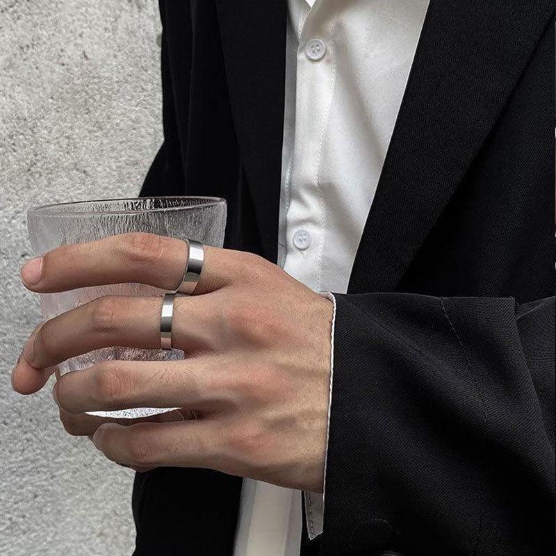 Elegantní lesklý prsten s vlastní disciplínou – trendy a všestranný pro studenty a páry