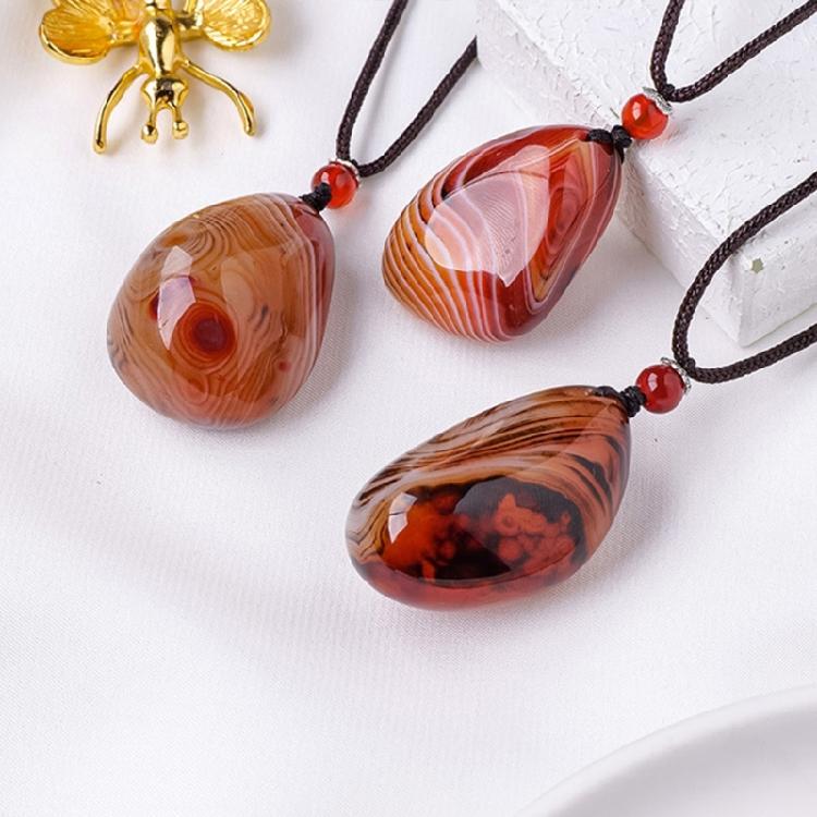 Stylish Women's Necklace Featuring Natural Agate With Unique Designs Shape and Comfortable Fit for Various Event