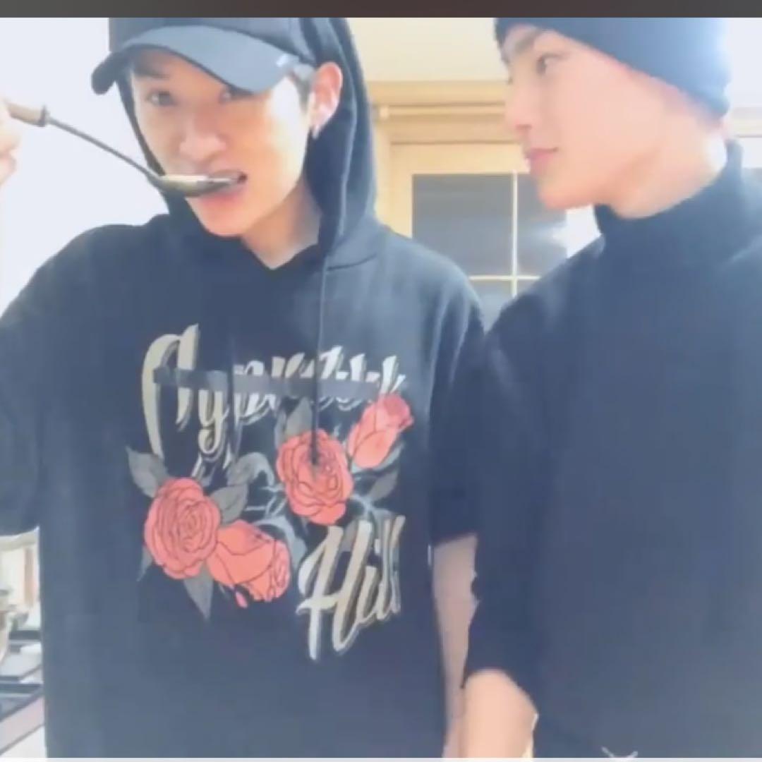 

[Б/У] Худи Stray Kids Reno H&M Cypress Hill Черное Размер Маленький