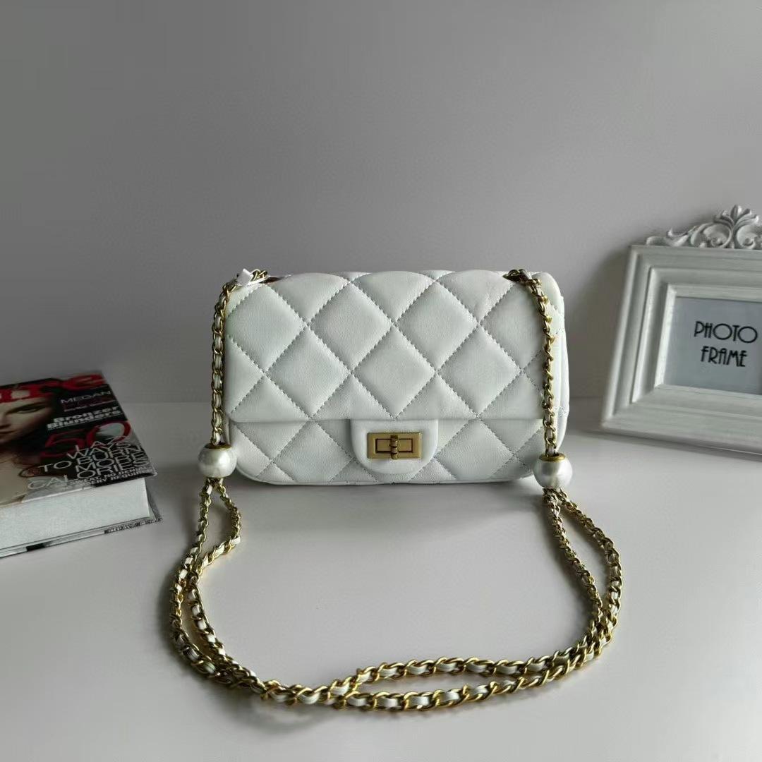 

Новая маленькая сумка из натуральной овчины, женская модная на плечо, через плечо, маленькая квадратная сумка, сумка-пельмень с двойной жемчужной цепочкой в стиле легкой роскоши 20.5*13*6.5cm