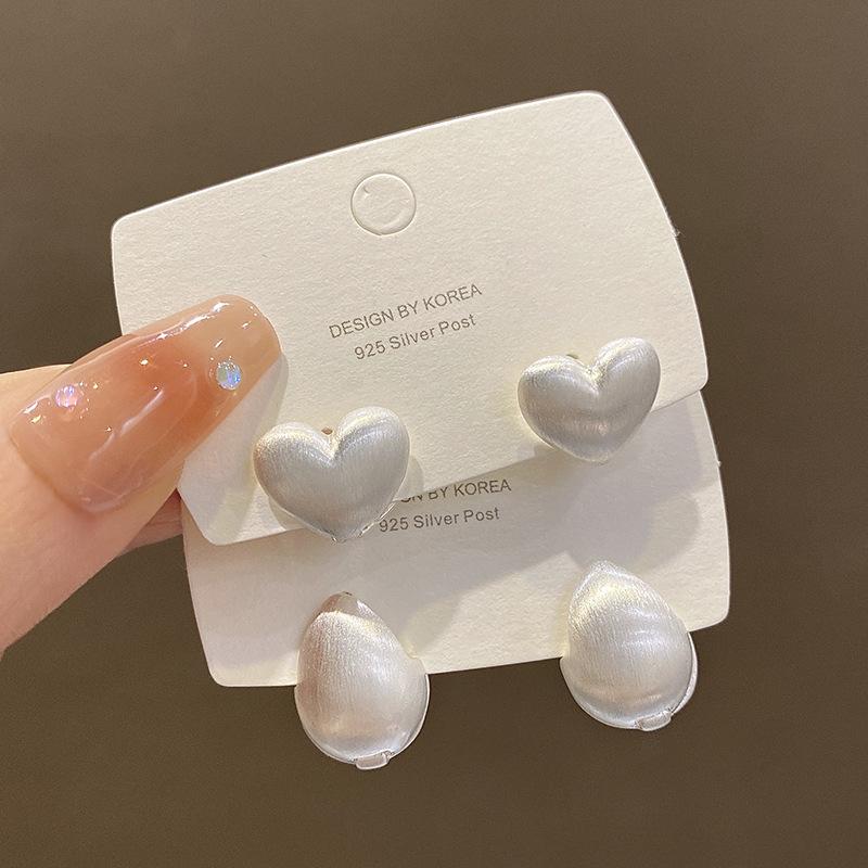 Korean version of premium matte brushed ear buckles women's niche design temperament water drop love earrings new versatile earrings