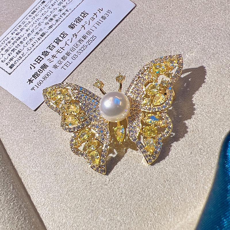 

Брошь в корейском стиле «Золотая бабочка» с цирконом и жемчугом для женщин - Темпераментная булавка с толстым золотым покрытием