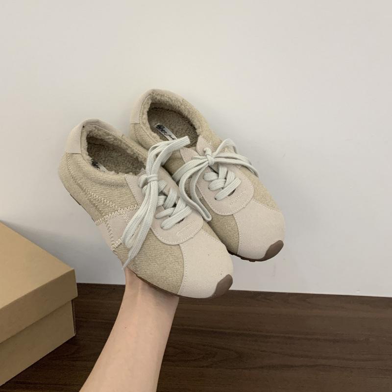 Korean version of velvet warm casual moral training shoes women's winter 2025 new color matching lace-up flat-bottomed versatile Mao Mao single shoes
