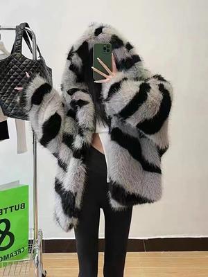 Cappotto di pelliccia retrò con stampa zebra per l'inverno da donna, nuovo articolo, cardigan di nicchia largo e di alta qualità, pelliccia ecologica con cappuccio con stampa zebra