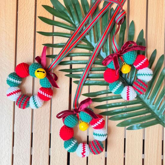 Hand-Knitted Balls Christmas Wreath DIY Knitted Small Wreath Ornament with Mini Jingle Bell for Winter Holiday Home Window Xmas Tree Decor