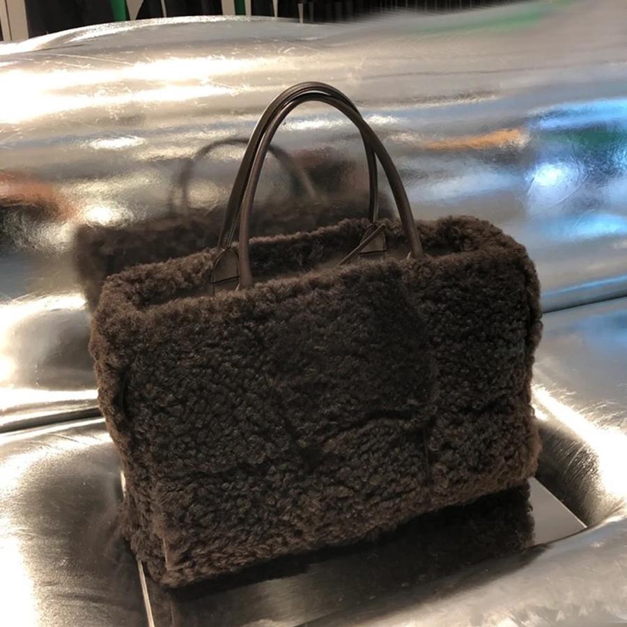 Soft Handbag Large Capacity Fall Winter Shoulder Bag Women Lamb Wool Tote Bag Zipper Closure Casual Shopping Travel Woven Totes